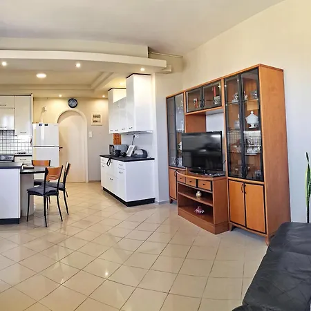 Maria'S Urban Seaview Apartments Heraklion  Room photo